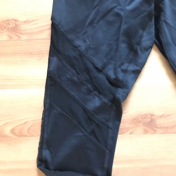 Forever 21 Workout Meshed Leggings - Picture 2 of 3